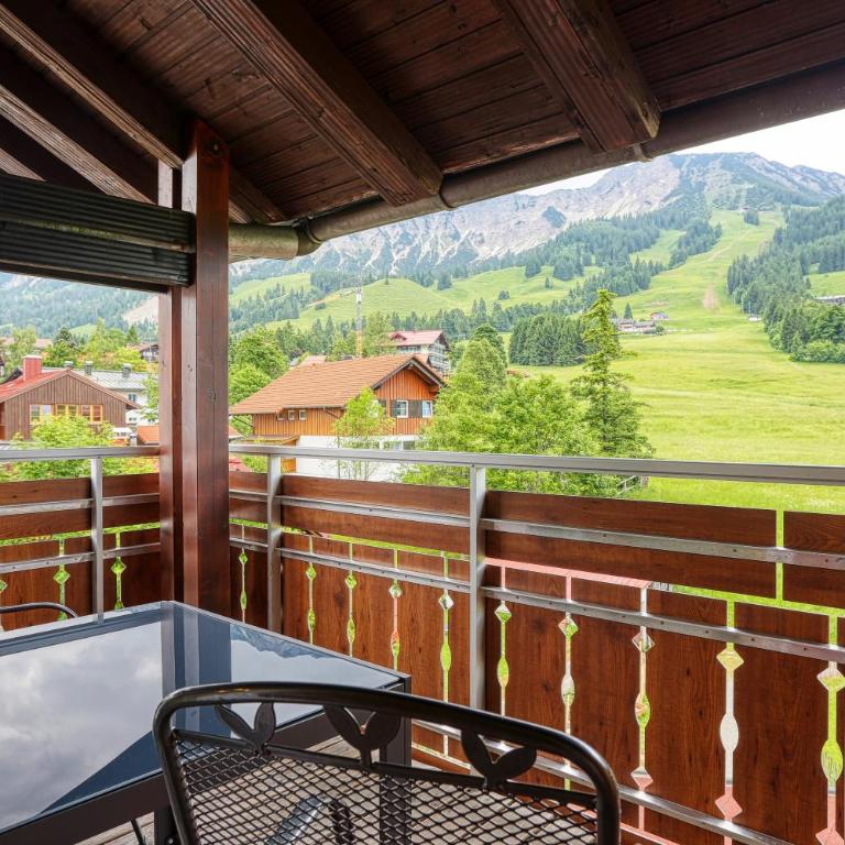 Zum Senn - Hotel Garni - Doppelzimmer mit Balkon - 10