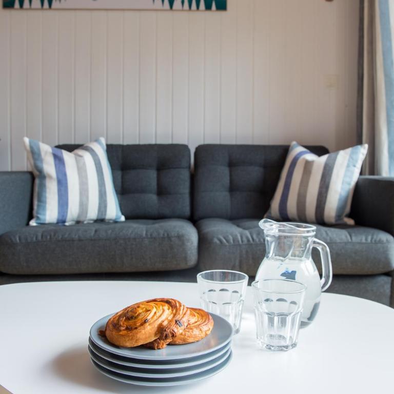 Stunning renovated studio with mezzanine - One-Bedroom Apartment - 9