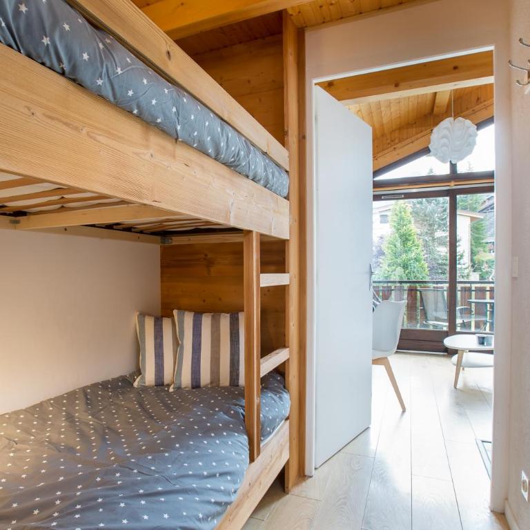 Stunning renovated studio with mezzanine - One-Bedroom Apartment - 7