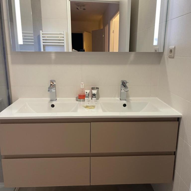 Domaine D'Ahmosis, modern 2 bedrooms refurbished apartment, f3 moderne fraichement rénové - Apartamento de 2 dormitorios - 20