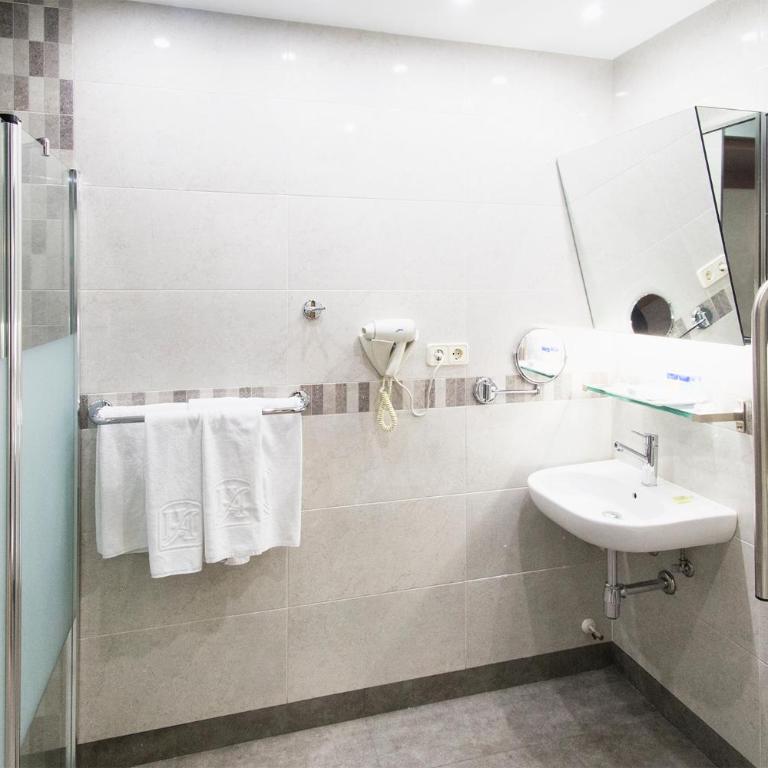 Hotel Albret - Habitación Doble con aparcamiento - 1 o 2 camas - 5