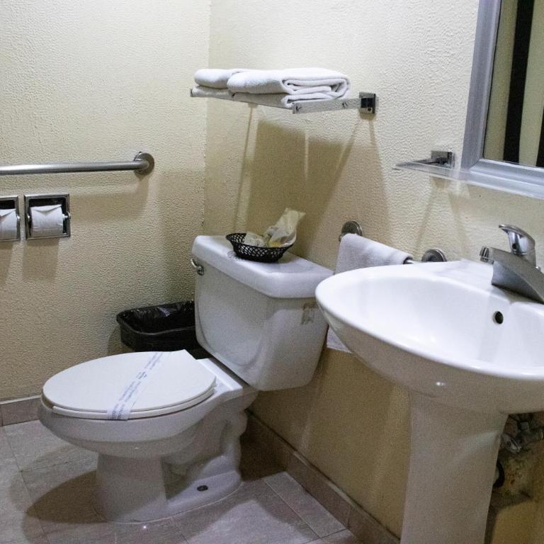 Hotel Santa Irene Guadalajara - Habitación Doble - 2 camas dobles - 5