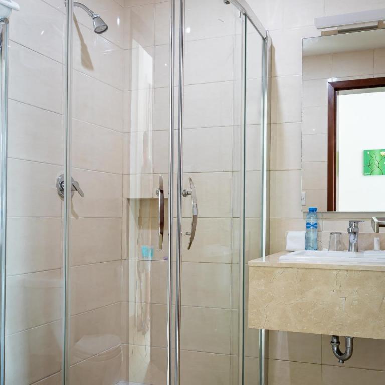 Imperla Hotel - Queen Room with Balcony - 13