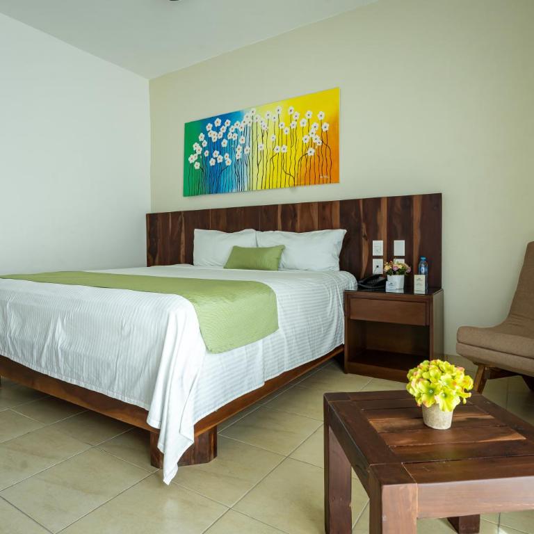 Imperla Hotel - King Room with Balcony - 12