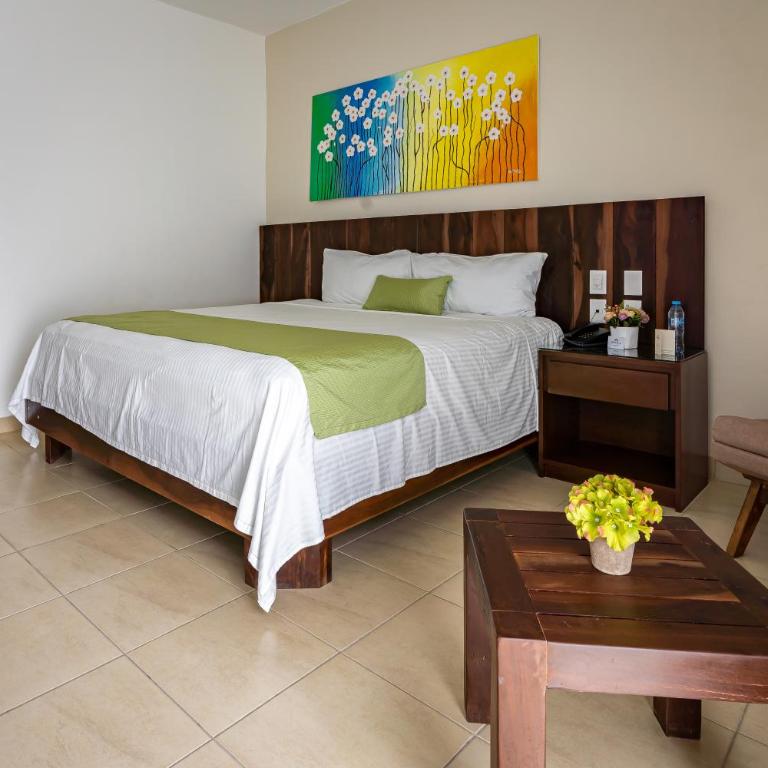 Imperla Hotel - King Room with Balcony - 6