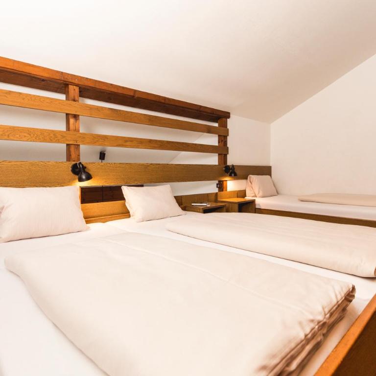 Gästehaus Tauernhaus - Familienzimmer mit Bergblick - 4