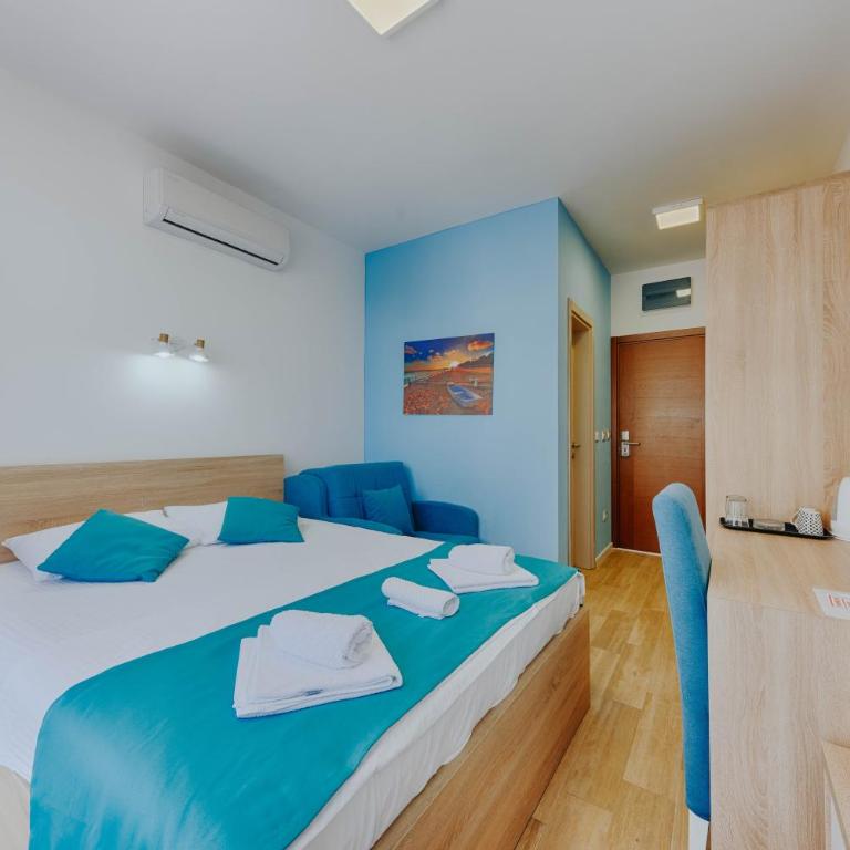 Hotel Obala - Deluks Dvokrevetna Soba s Bračnim Krevetom (2 odrasle osobe + 1 dete) - 4