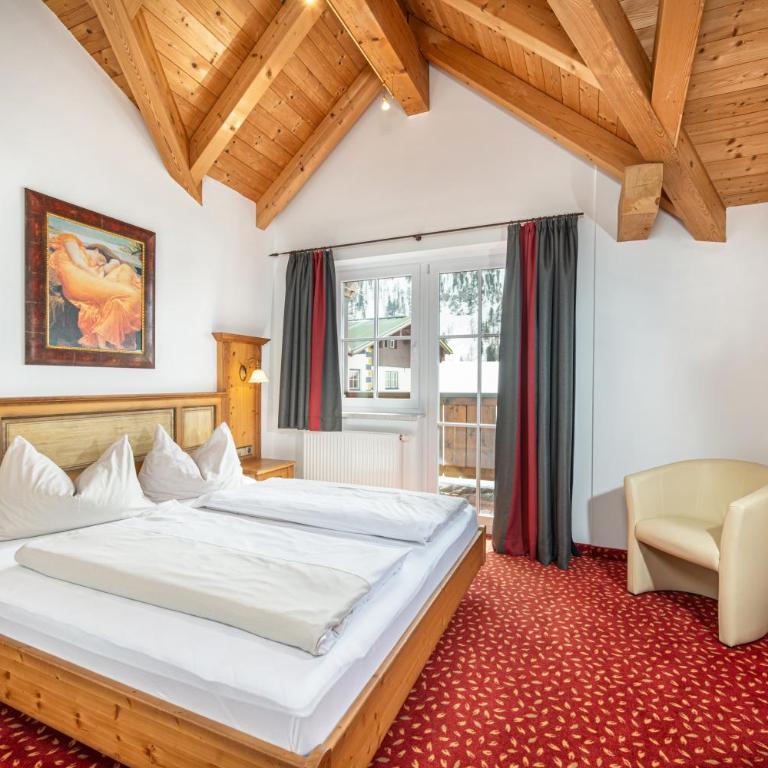 Hotel Almschlössl & Schrotteralm - Ferienwohnung mit 3 Schlafzimmern, Balkon und Panoramablick - 12