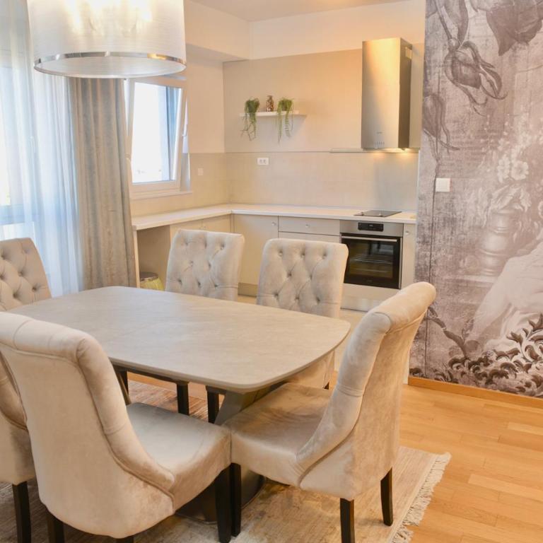 The Main Square Apartments - Superior Apartman - 4