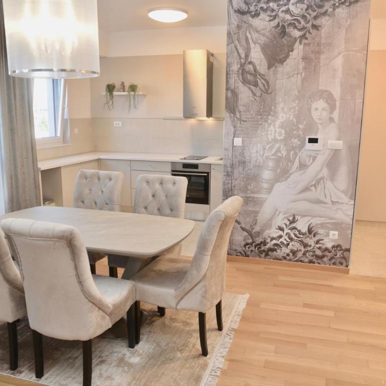 The Main Square Apartments - Superior Apartman - 25