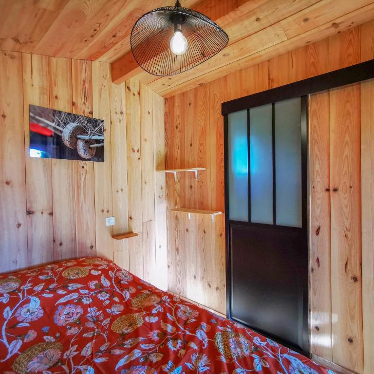 Joli chalet en bois à 7 mn des plages du Bassin d'Arcachon - Appartement 1 Chambre - 3