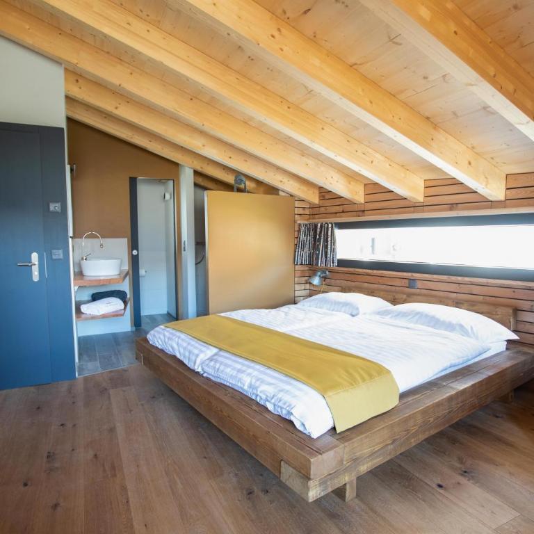La Tzavane - Zimmer mit Kingsize-Bett und Balkon - 7
