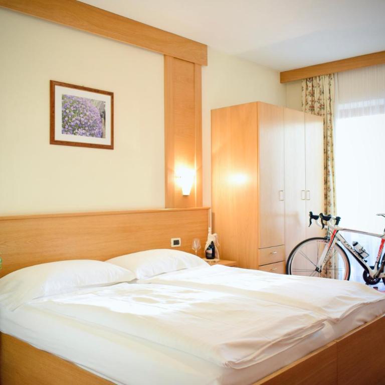 Hotel Waldheim - Dreibettzimmer mit Balkon - 4