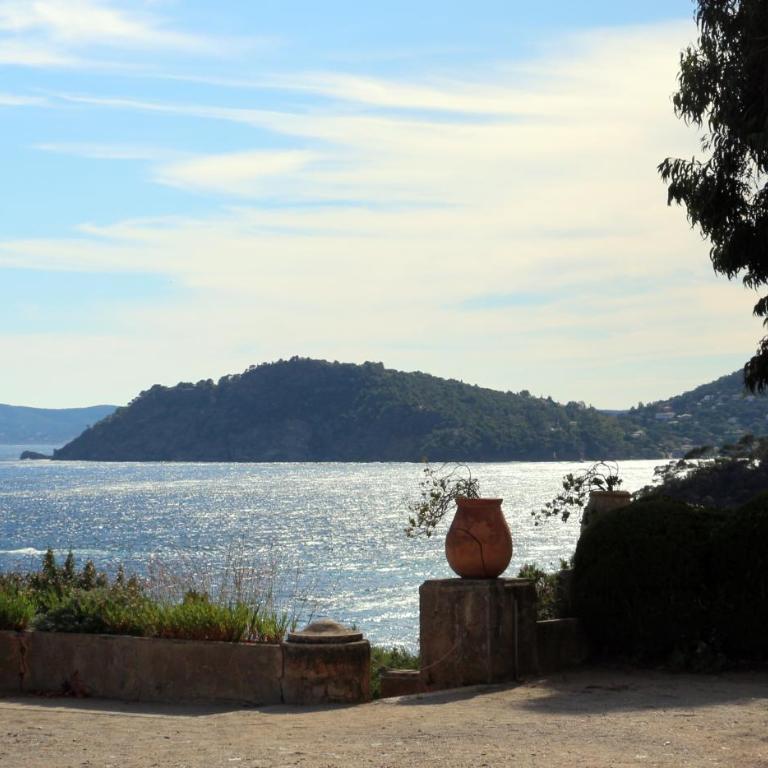 T2 Terrasse, Bormes Les Mimosas La Faviere, 5 Pers, 5 mn à pieds des plages et commerces - Appartement 1 Chambre - 26