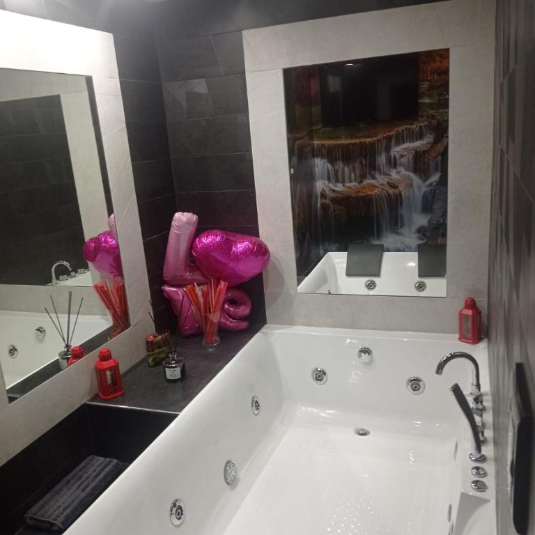 suite Holiday House Bonaccorso - Superior Apartment with Sauna - 17