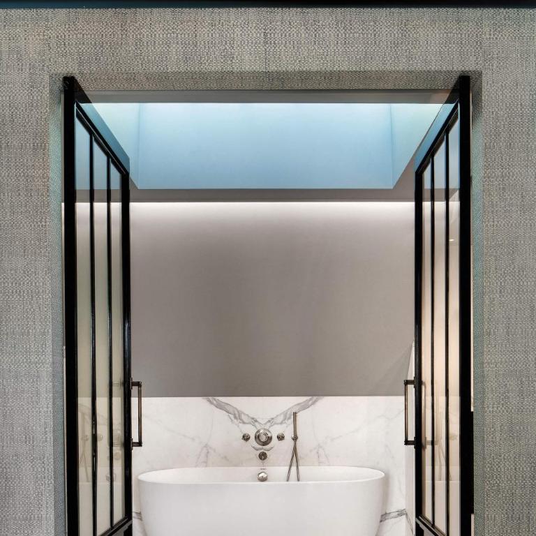 La Demeure Montaigne - Suite with City View - 4