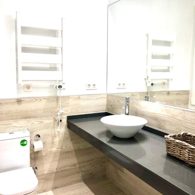 FOODIES LOCATION. SURF. NETFLIX . 3 BDR - Apartamento de 3 dormitorios - 2