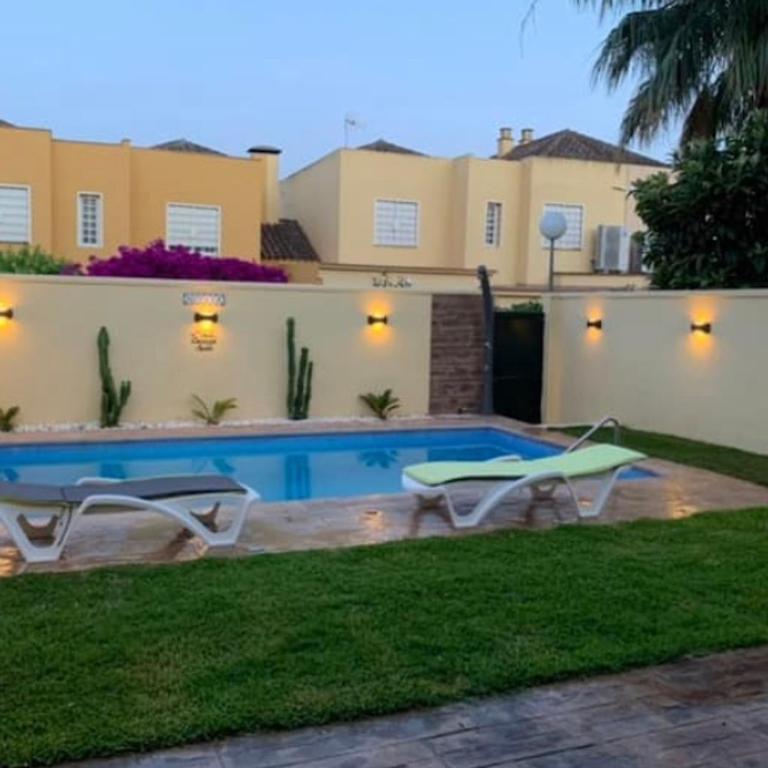 VIVE JEREZ Casa de lujo con piscina y barbacoa en la mejor zona de Jerez de la Frontera - Casa de 5 dormitorios - 7