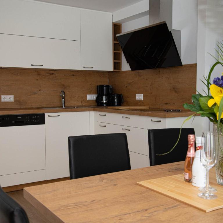 Villa Mayr - Apartment mit 2 Schlafzimmern und Terrasse - 15