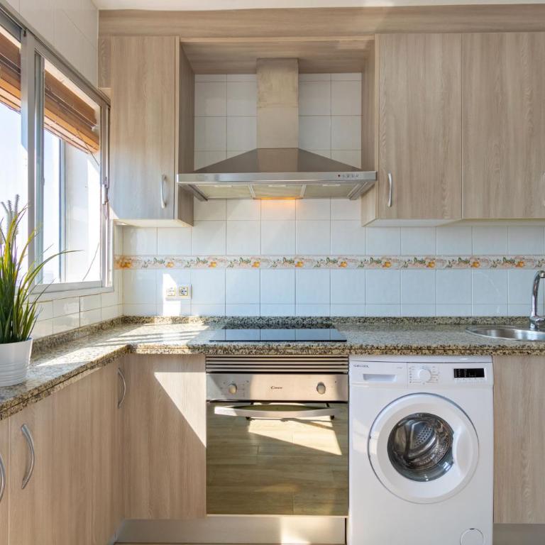 RONDA DE MULEROS 6 - Apartamento de 3 dormitorios - 28