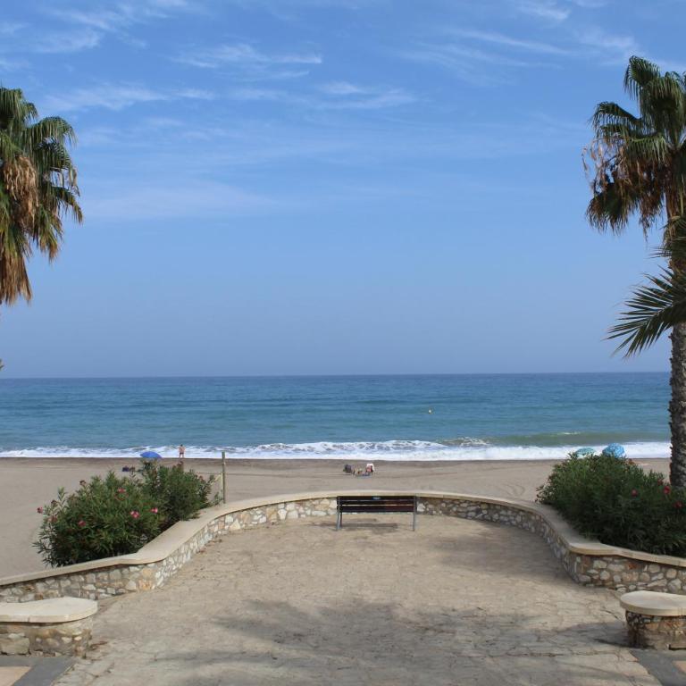 OCEAN APARTAMENT !! 1ª Línea del Mar, piscina, parking, wifi - Apartamento de 2 dormitorios - 30