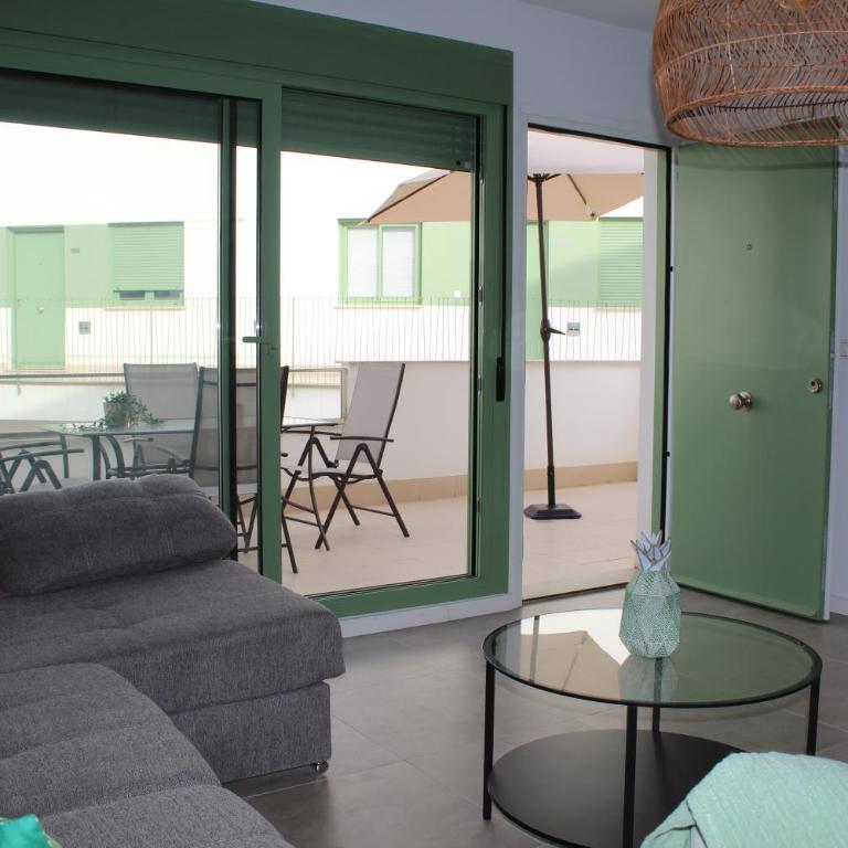 OCEAN APARTAMENT !! 1ª Línea del Mar, piscina, parking, wifi - Apartamento de 2 dormitorios - 12