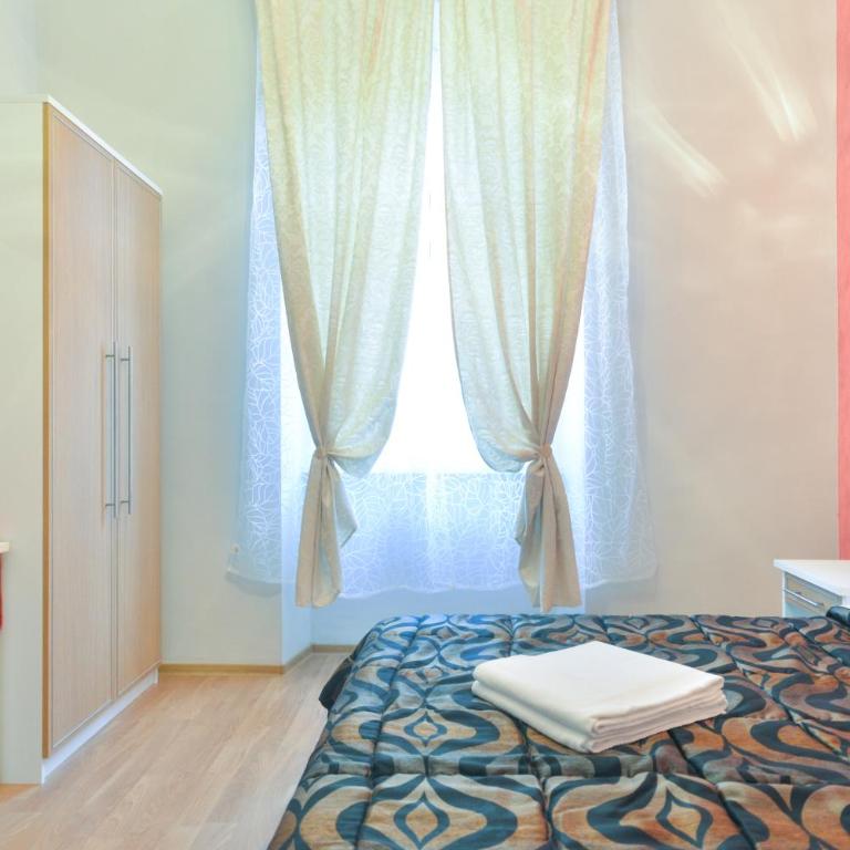 Trani B&T Rooms - Camera Matrimoniale Standard con Bagno in Comune - 7