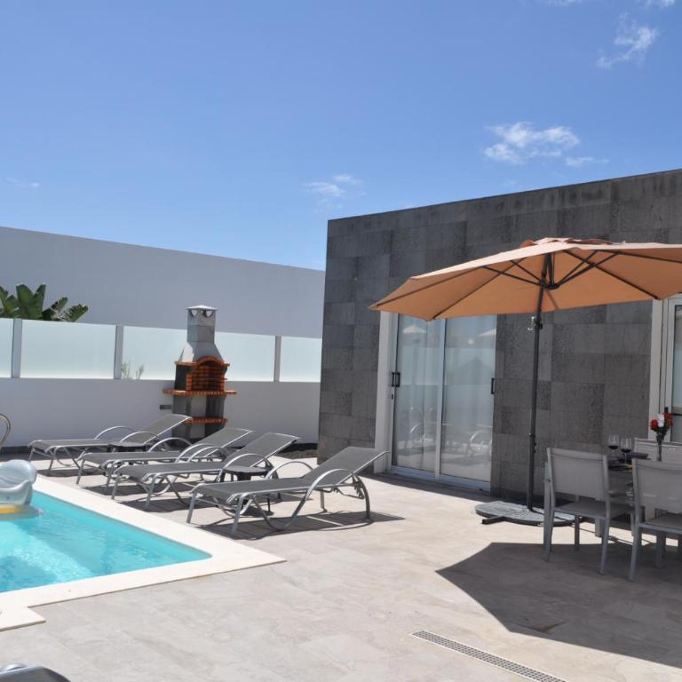 Villa Cástor - Three-Bedroom Villa - 2