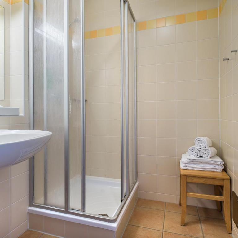 JUFA Hotel Schladming - Dreibettzimmer - 3
