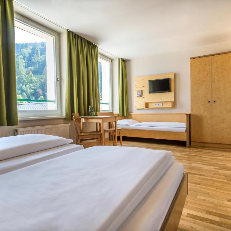JUFA Hotel Schladming - Dreibettzimmer - 1