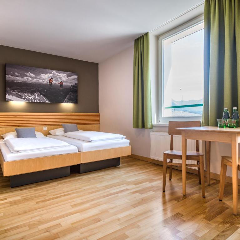 JUFA Hotel Schladming - Dreibettzimmer - 2