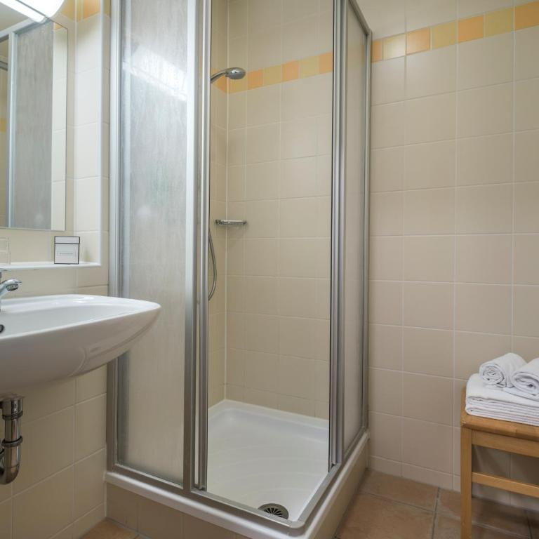 JUFA Hotel Schladming - Fünfbettzimmer - 2