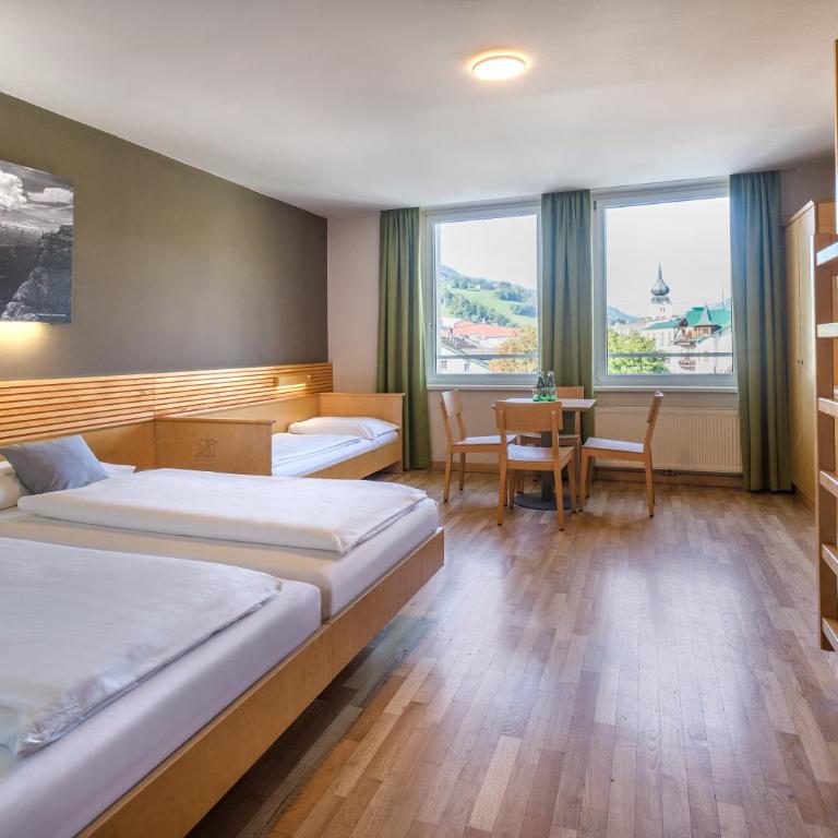 JUFA Hotel Schladming - Fünfbettzimmer - 1