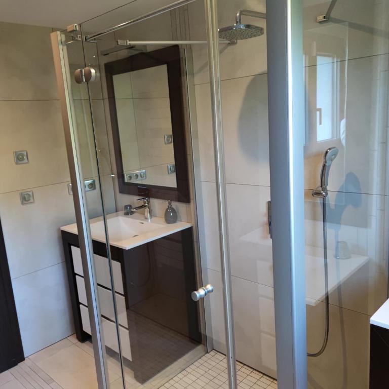 Comme une évidence - Chambre Double avec Salle de Bains Privative - 11