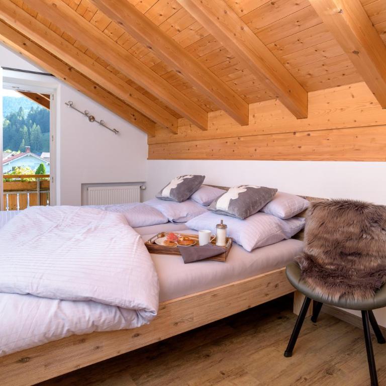 Berg Fux - Zwei Ferienhäuser mit je 5 und 6 Schlafzimmern mit eigener Dachterrasse - fantastischem Bergblick - Weber Gas Grill - Haus mit 6 Schlafzimmern - 2
