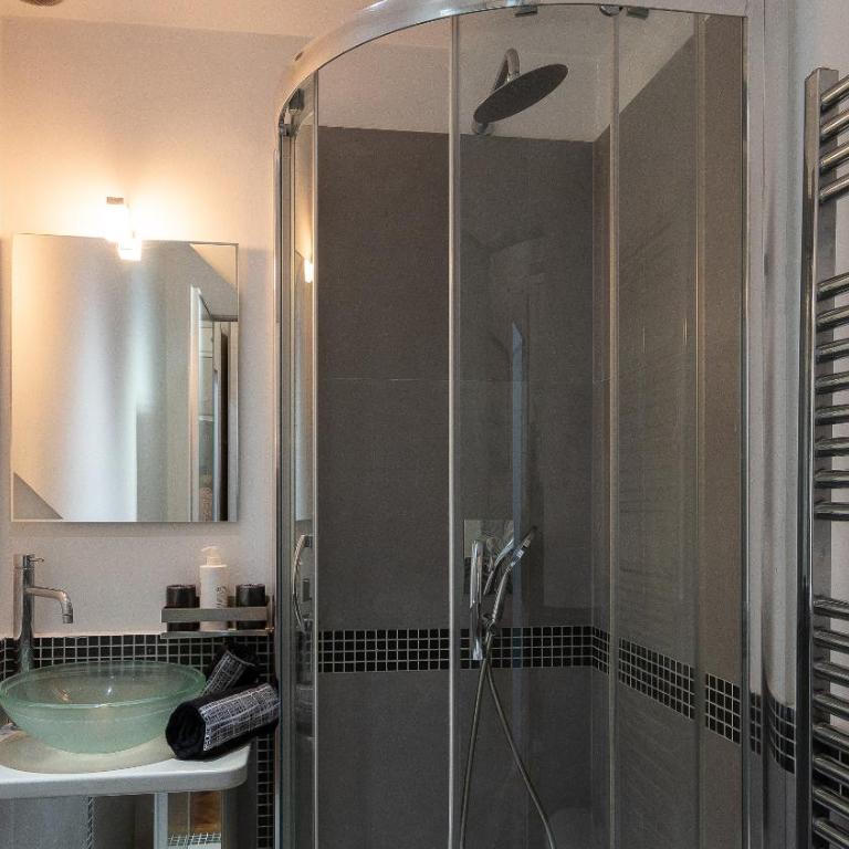 Gregoriana Luxury Rental in Rome - Appartamento con 3 Camere da Letto - 40