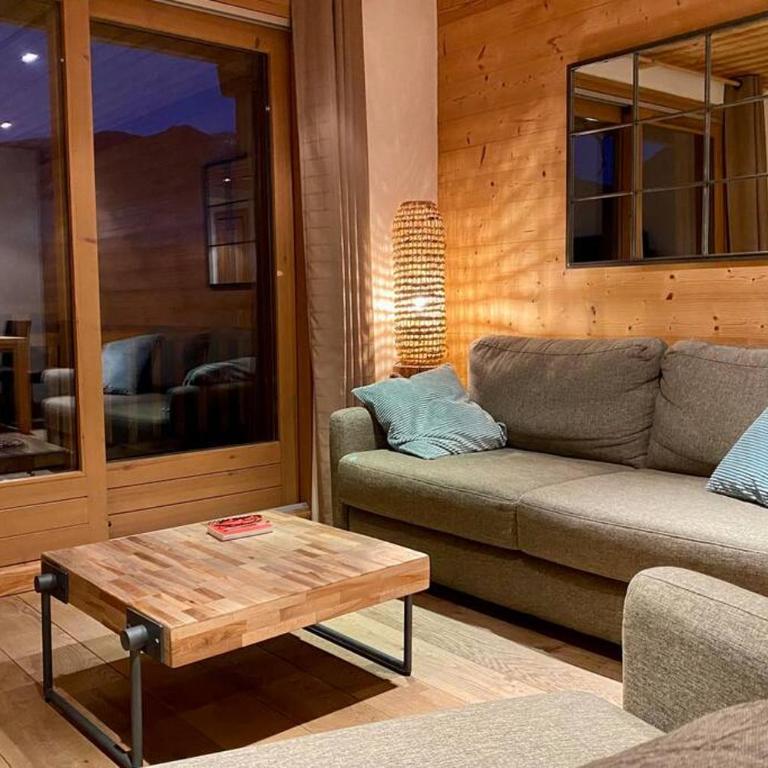Vue panoramique sur les montagnes plein Sud - T2 Skis aux pieds, Piscine & Spa - Appartement 1 Chambre - 33