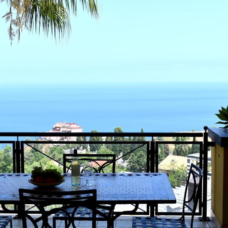 Taormina Casa Althea & Elite Apartments - Taormina Holidays - Two-Bedroom Apartment - 15