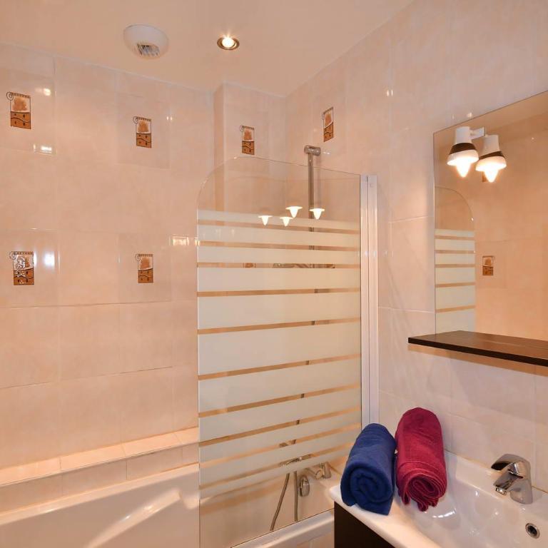 Appartements Le Soleil - Appartement avec Vue sur la Montagne - 13