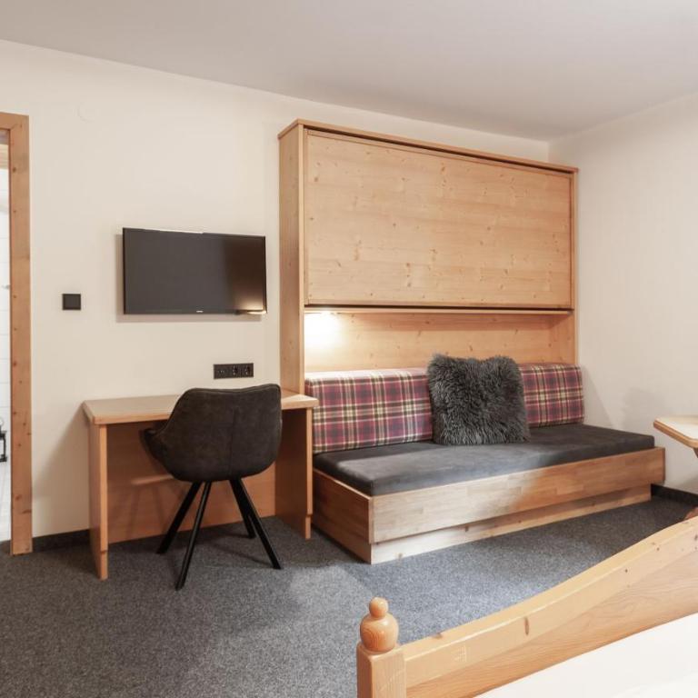 first mountain Hotel Ötztal - Standard Doppelzimmer - 6