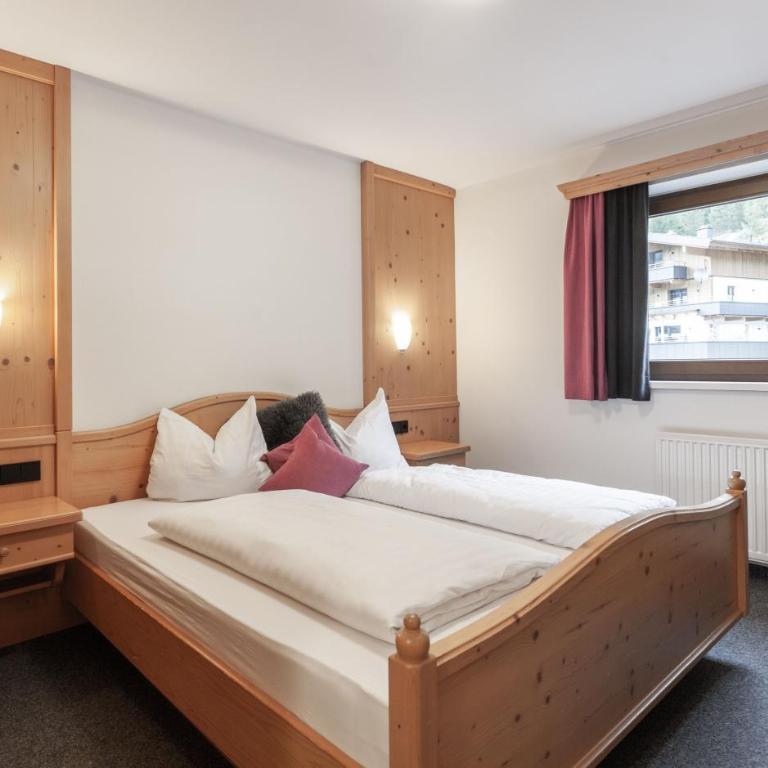 first mountain Hotel Ötztal - Standard Doppelzimmer - 3