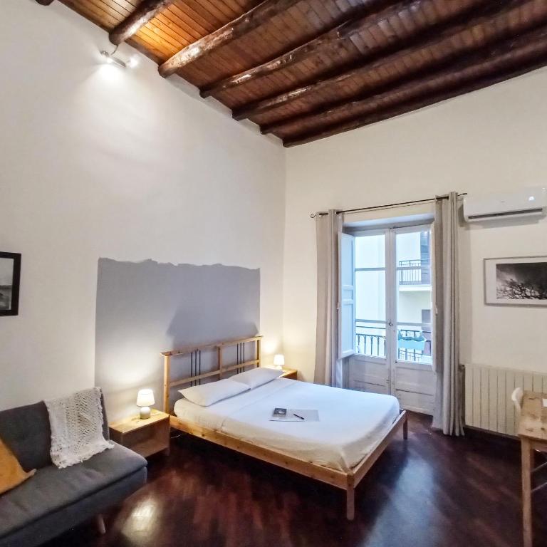 B&B Bandiera 77 - Quadruple Room with Balcony - 2