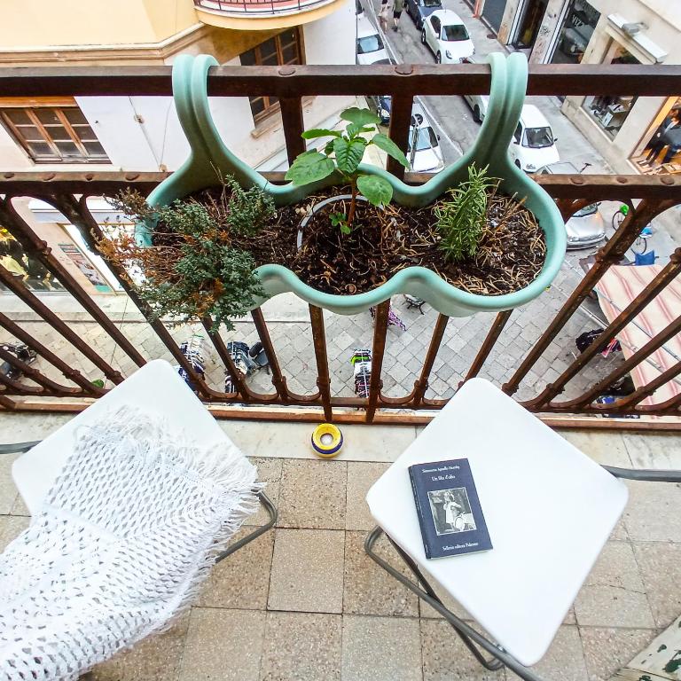 B&B Bandiera 77 - Quadruple Room with Balcony - 7