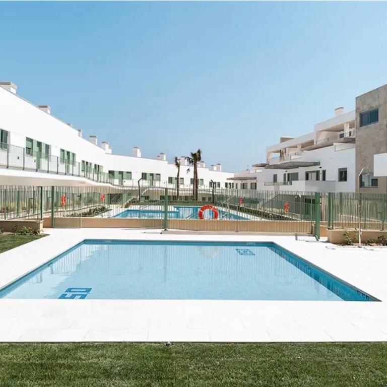 OCEAN APARTAMENT !! 1ª Línea del Mar, piscina, parking, wifi - Apartamento de 2 dormitorios - 33