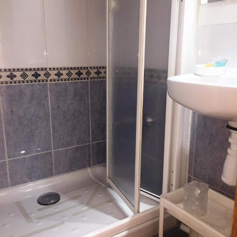 Alojamiento Jaén - Chambre Simple avec Toilettes Communes - 6