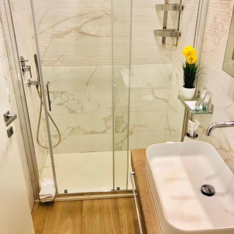 KAMBAL LUXURY SUITES - Camera Matrimoniale con Bagno Privato - 3