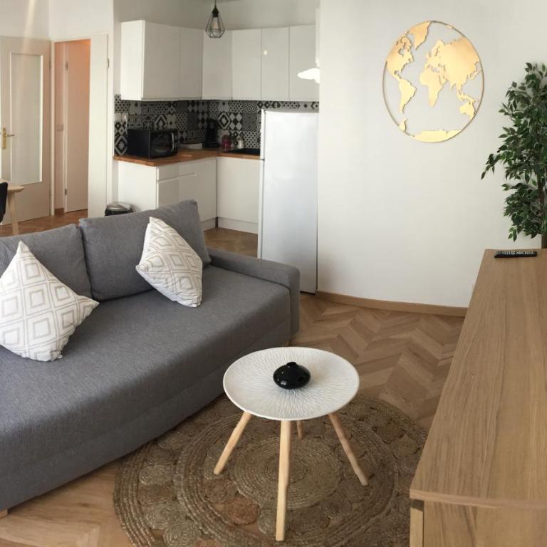 Welcome au Dazzling Stay - Apartment with Balcony - 2