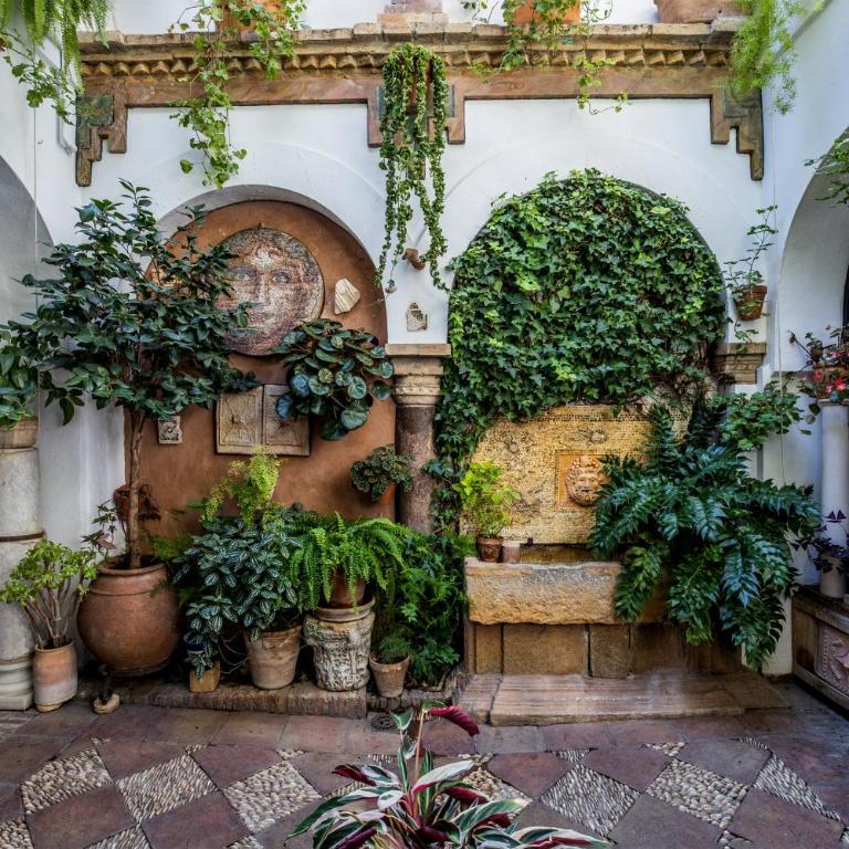 Apartamento con patio cordobés en San Basilio & Parking - Apartamento de 2 dormitorios - 4
