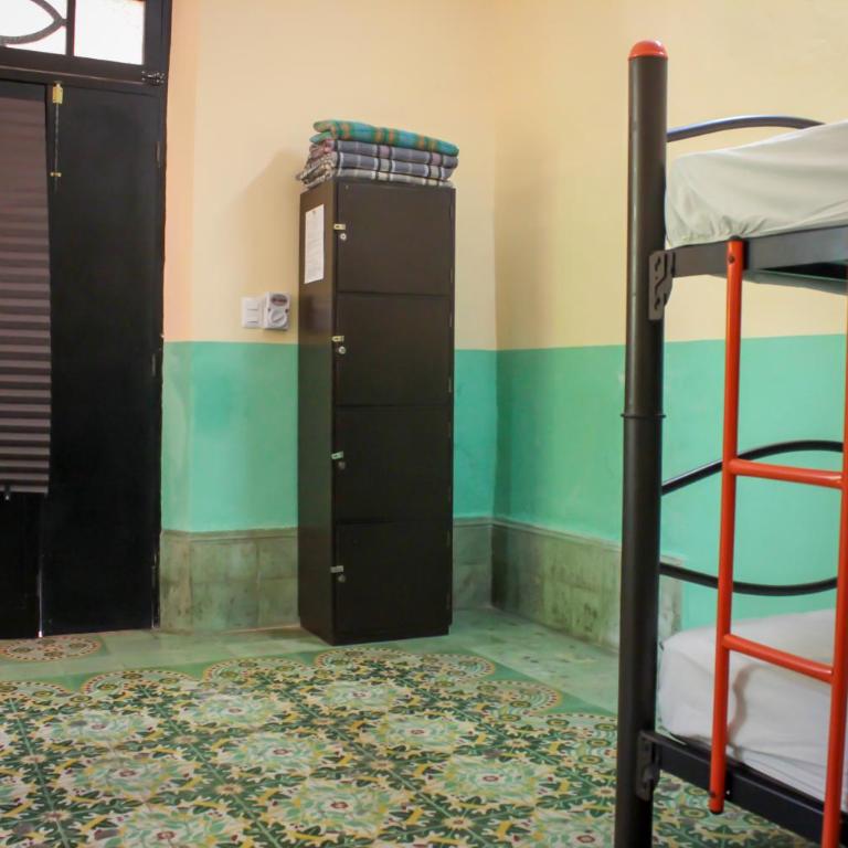 Hostal La Ermita - Litera en habitación compartida mixta - 6