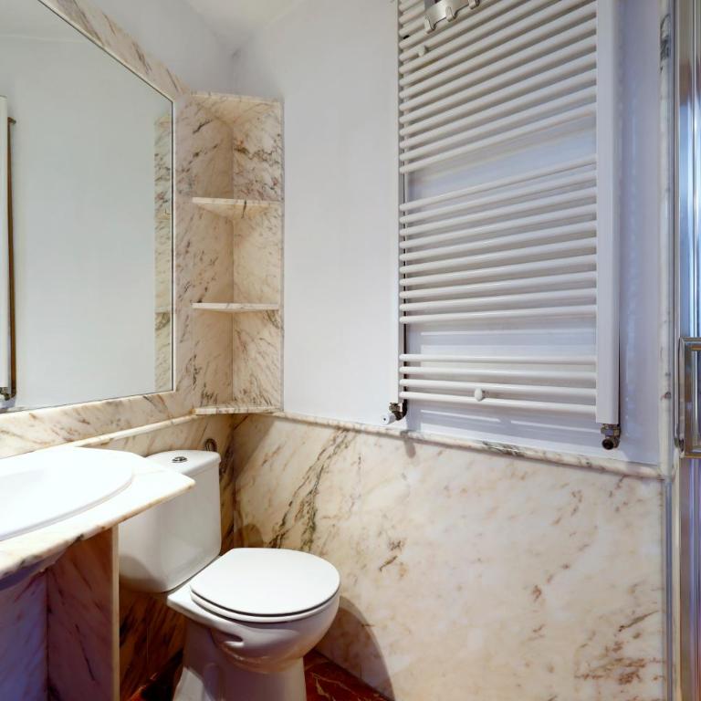 Apartamento con patio cordobés en San Basilio & Parking - Apartamento de 2 dormitorios - 18